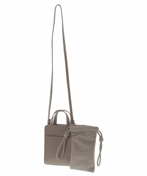 a.v.v（アーヴェヴェ）の「キンチャク付きスクエアミニショルダー（ショルダーバッグ・レディース・イエロー/アイボリー/モカ・38）」の8枚目の写真