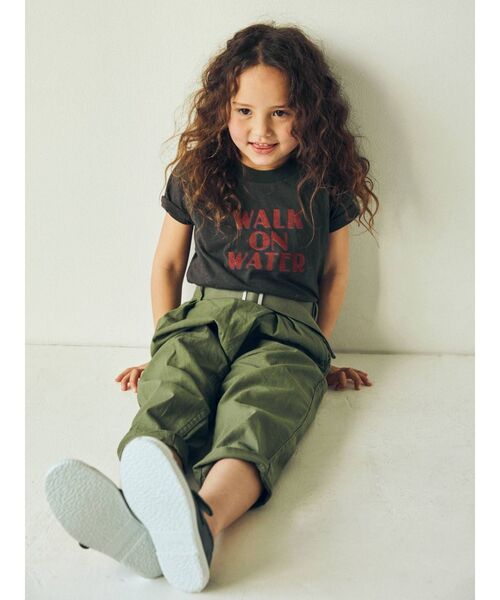 Ungrid（アングリッド）の「Kids ツアーロゴルーズTee（Tシャツ/カットソー・キッズ・チャコールグレー/オフホワイト・100/120）」の4枚目の写真