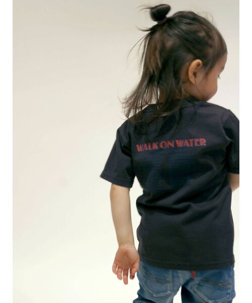 Ungrid（アングリッド）の「Kids ツアーロゴルーズTee（Tシャツ/カットソー・キッズ・チャコールグレー/オフホワイト・100/120）」の5枚目の写真