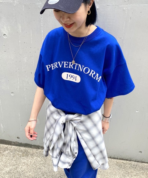 WHO'S WHO gallery（フーズフーギャラリー）の「PTN1994 TEE（Tシャツ/カットソー・レディース・ブルー/レモンイエロー/グリーン/オートミール/チャコールグレー・FREE）」の4枚目の写真