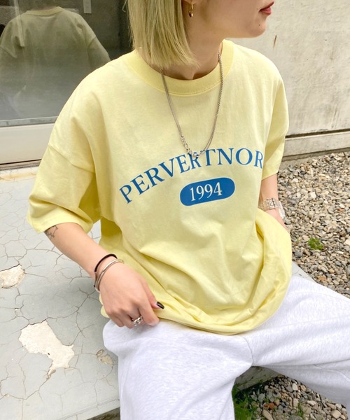 WHO'S WHO gallery（フーズフーギャラリー）の「PTN1994 TEE（Tシャツ/カットソー・レディース・ブルー/レモンイエロー/グリーン/オートミール/チャコールグレー・FREE）」の5枚目の写真