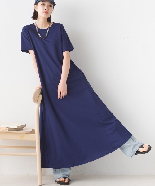 OMNES Another Edition(オムネス アナザーエディション)の「接触冷感レーヨンナイロンラインフレアワンピース(ワンピース・レディース・グリーン/ブラック/グレイッシュベージュ/キャメル/ベージュ/ブルー/ラベンダー/モカ/イエロー/チャコールグレー/チャコールグレー×ブラック/グレー/ネイビー/ブラウン/イエロー系その他・FREE)」の11枚目の写真