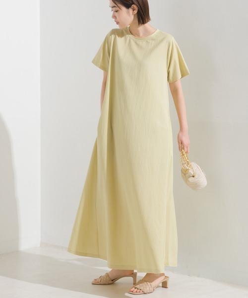 OMNES Another Edition(オムネス アナザーエディション)の「接触冷感レーヨンナイロンラインフレアワンピース(ワンピース・レディース・グリーン/ブラック/グレイッシュベージュ/キャメル/ベージュ/ブルー/ラベンダー/モカ/イエロー/チャコールグレー/チャコールグレー×ブラック/グレー/ネイビー/ブラウン/イエロー系その他・FREE)」の13枚目の写真