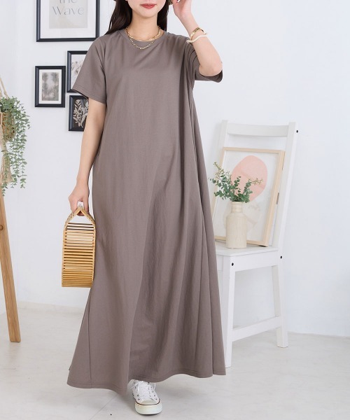 OMNES Another Edition(オムネス アナザーエディション)の「接触冷感レーヨンナイロンラインフレアワンピース(ワンピース・レディース・グリーン/ブラック/グレイッシュベージュ/キャメル/ベージュ/ブルー/ラベンダー/モカ/イエロー/チャコールグレー/チャコールグレー×ブラック/グレー/ネイビー/ブラウン/イエロー系その他・FREE)」の7枚目の写真