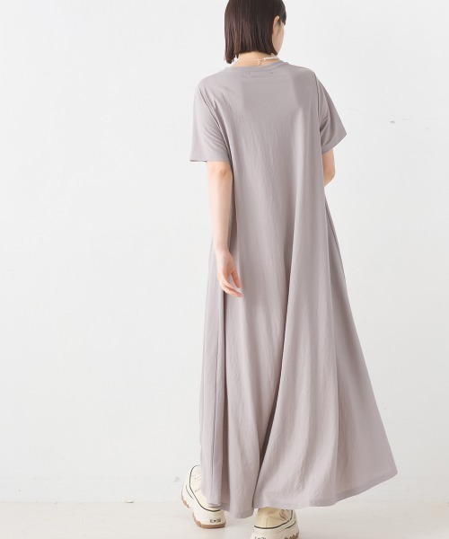 OMNES Another Edition(オムネス アナザーエディション)の「接触冷感レーヨンナイロンラインフレアワンピース(ワンピース・レディース・グリーン/ブラック/グレイッシュベージュ/キャメル/ベージュ/ブルー/ラベンダー/モカ/イエロー/チャコールグレー/チャコールグレー×ブラック/グレー/ネイビー/ブラウン/イエロー系その他・FREE)」の17枚目の写真