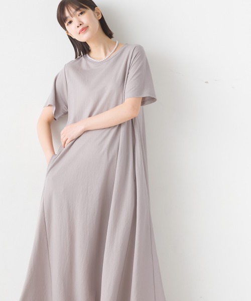 OMNES Another Edition(オムネス アナザーエディション)の「接触冷感レーヨンナイロンラインフレアワンピース(ワンピース・レディース・グリーン/ブラック/グレイッシュベージュ/キャメル/ベージュ/ブルー/ラベンダー/モカ/イエロー/チャコールグレー/チャコールグレー×ブラック/グレー/ネイビー/ブラウン/イエロー系その他・FREE)」の16枚目の写真