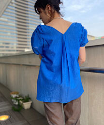 【WEB限定】ツイストVネックブラウス