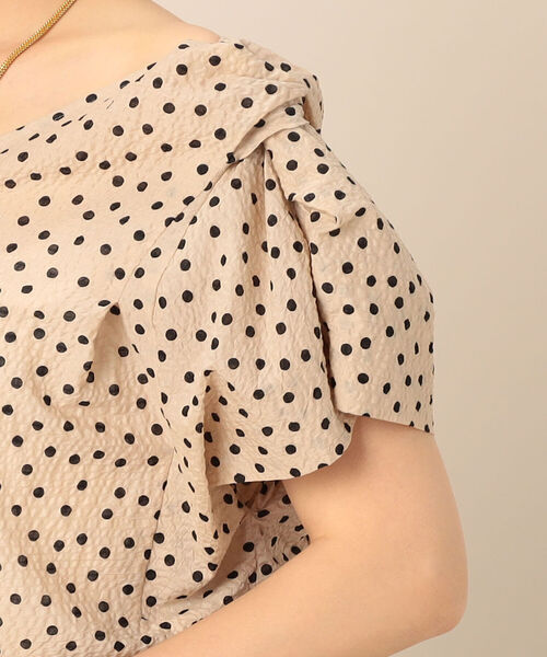 NOLLEY’S（ノーリーズ）の「【WEB限定】ツイストVネックブラウス（シャツ/ブラウス・レディース・ホワイト/ブルー/ブラック系その他3/ベージュ系その他3・38）」の9枚目の写真