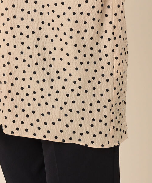 NOLLEY’S（ノーリーズ）の「【WEB限定】ツイストVネックブラウス（シャツ/ブラウス・レディース・ホワイト/ブルー/ブラック系その他3/ベージュ系その他3・38）」の10枚目の写真