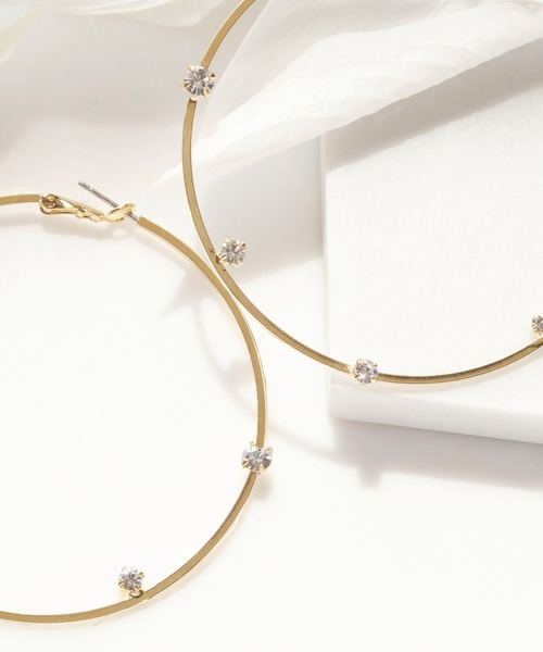 Phoebe（フィービィー）の「スプラッシュビックフープピアス（ピアス（両耳用）・レディース・ホワイト/クリア・FREE）」の4枚目の写真