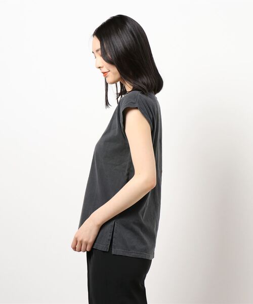 LOUNGEDRESS（ラウンジドレス）の「【+81BRANCA/ハチイチブランカ】Pigment logo Tシャツ（Tシャツ/カットソー・レディース・チャコールグレー/ホワイト・FREE）」の4枚目の写真
