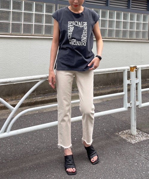 LOUNGEDRESS（ラウンジドレス）の「【+81BRANCA/ハチイチブランカ】Pigment logo Tシャツ（Tシャツ/カットソー・レディース・チャコールグレー/ホワイト・FREE）」の9枚目の写真