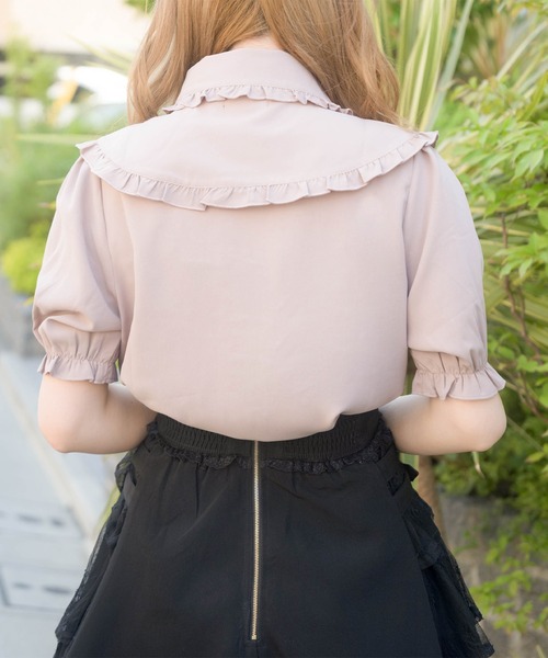 ROJITA（ロジータ）の「フリル衿ブローチ付き半袖ブラウス
