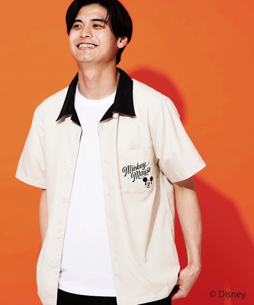 Disney(ディズニー)の「【DISNEY/ディズニー】バックプリントオープンカラーシャツ(シャツ/ブラウス・メンズ・ホワイト/ホワイト系その他/ライトベージュ/ネイビー・SMALL/MEDIUM/LARGE/X-LARGE)」の1枚目の写真