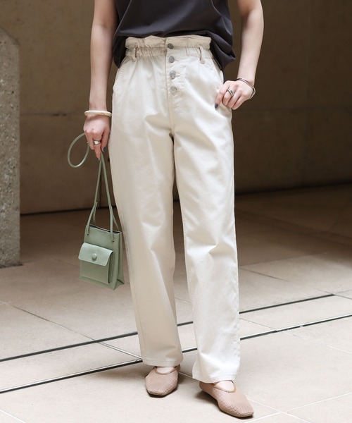 andme（アンドミー）の「コットンツイルギャザーウエストストレートパンツ（チノパンツ・レディース・アイボリー/ブラック/サンドベージュ/ライトカーキ・S/M/L）」の16枚目の写真
