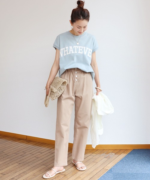 andme（アンドミー）の「コットンツイルギャザーウエストストレートパンツ（チノパンツ・レディース・アイボリー/ブラック/サンドベージュ/ライトカーキ・S/M/L）」の20枚目の写真