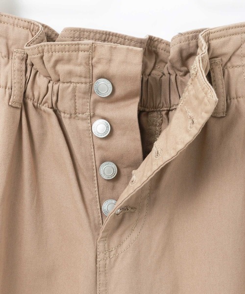 andme（アンドミー）の「コットンツイルギャザーウエストストレートパンツ（チノパンツ・レディース・アイボリー/ブラック/サンドベージュ/ライトカーキ・S/M/L）」の9枚目の写真