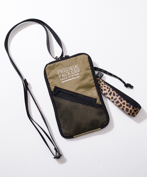 FREDRIK PACKERS（フレドリックパッカーズ）の「【FREDRIK PACKERS】LEOPARD HANDLE HANG SHOULDER　スマホショルダー（ショルダーバッグ・レディース・ブラック/カーキ/シルバー・FREE）」の7枚目の写真