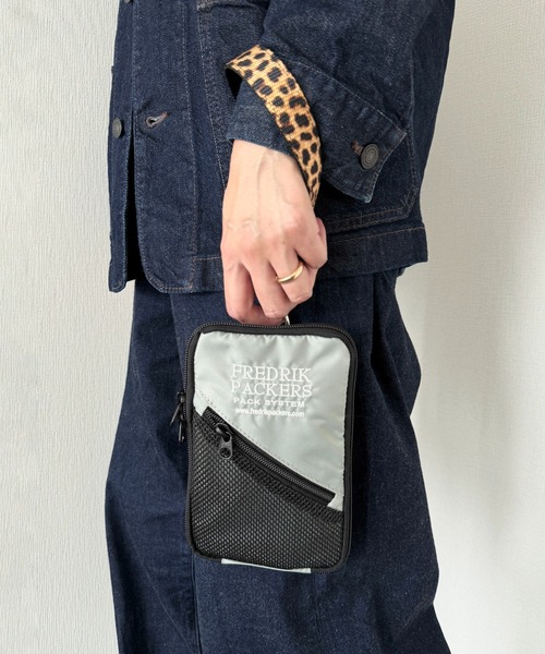 セール】【FREDRIK PACKERS】LEOPARD HANDLE HANG SHOULDER スマホ