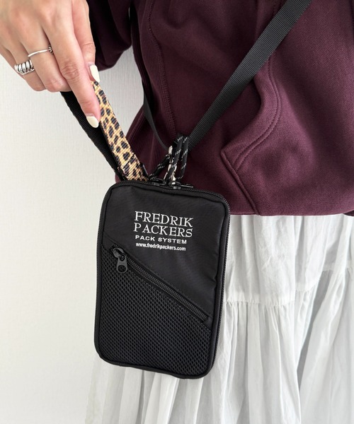 FREDRIK PACKERS（フレドリックパッカーズ）の「【FREDRIK PACKERS】LEOPARD HANDLE HANG SHOULDER　スマホショルダー（ショルダーバッグ・レディース・ブラック/カーキ/シルバー・FREE）」の19枚目の写真