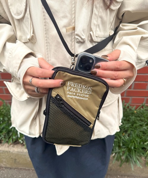 FREDRIK PACKERS（フレドリックパッカーズ）の「【FREDRIK PACKERS】LEOPARD HANDLE HANG SHOULDER　スマホショルダー（ショルダーバッグ・レディース・ブラック/カーキ/シルバー・FREE）」の14枚目の写真