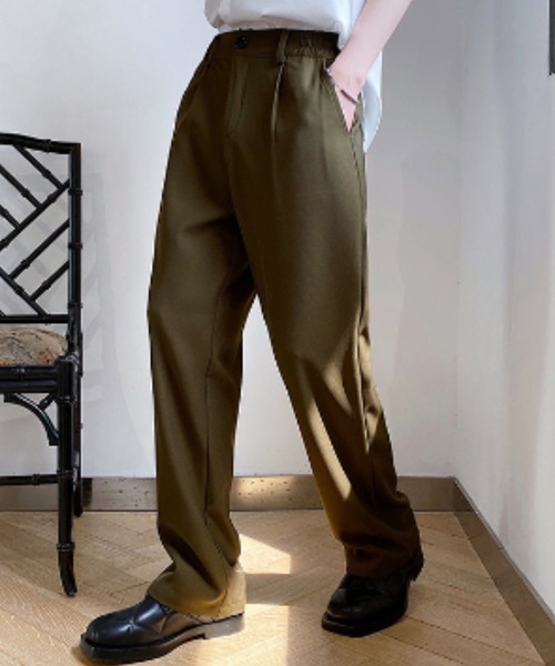 KOR（ケーオーアール）の「ストレート ワンタックスラックス パンツ（スラックス・メンズ・カーキ・M/L/XL）」の3枚目の写真
