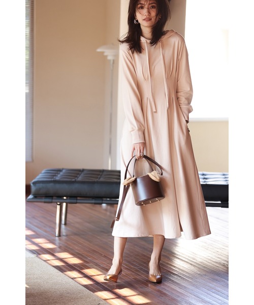 SAISON DE PAPILLON(セゾンドパピヨン)の「スウェットパーカーワンピース(ワンピース・レディース・ベージュ/ブラック/グリーン/グレー/ネイビー/キャメル/ラベンダー/ホワイト・S/M/L)」の14枚目の写真