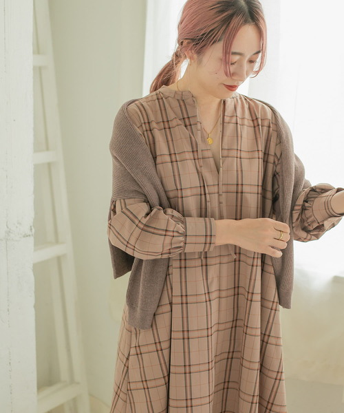 ITEMS URBANRESEARCH（アイテムズ アーバンリサーチ）の「チェックスキッパーリボンワンピース（ワンピース・レディース・ブラック/ベージュ/ブラウン・FREE）」の6枚目の写真