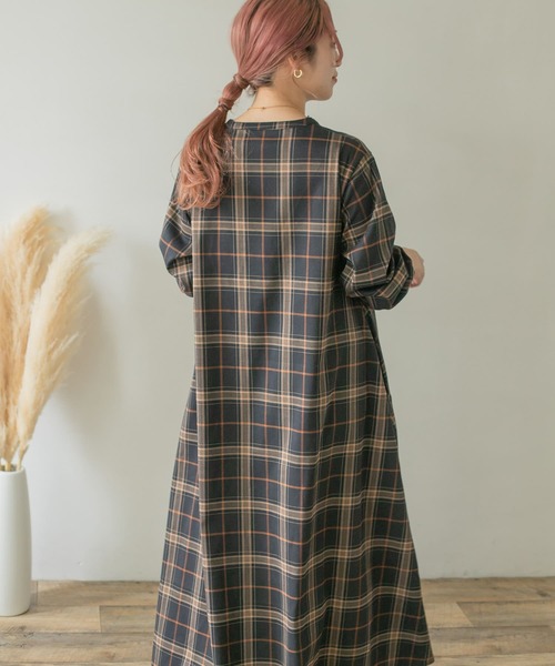 ITEMS URBANRESEARCH（アイテムズ アーバンリサーチ）の「チェックスキッパーリボンワンピース（ワンピース・レディース・ブラック/ベージュ/ブラウン・FREE）」の14枚目の写真