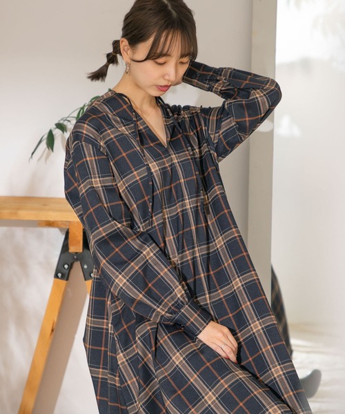 ITEMS URBANRESEARCH（アイテムズ アーバンリサーチ）の「チェックスキッパーリボンワンピース（ワンピース・レディース・ブラック/ベージュ/ブラウン・FREE）」の7枚目の写真