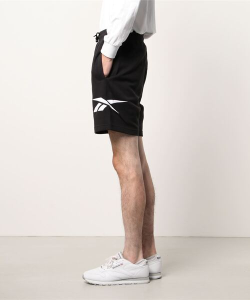 Reebok(リーボック)の「クラシックス スウェット ショーツ / Classics Sweater Shorts(その他パンツ・メンズ・ブラック/ヘザーグレー・SMALL/MEDIUM/LARGE/X-LARGE/XX-LARGE/X-SMALL/XXX-LARGE)」の3枚目の写真