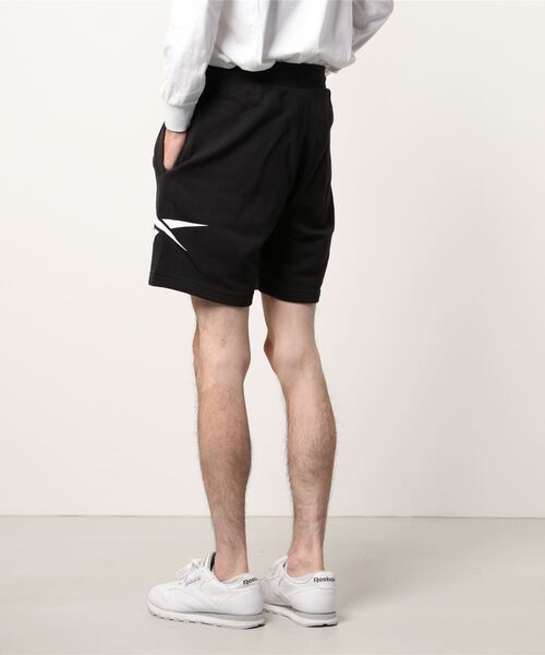 Reebok(リーボック)の「クラシックス スウェット ショーツ / Classics Sweater Shorts(その他パンツ・メンズ・ブラック/ヘザーグレー・SMALL/MEDIUM/LARGE/X-LARGE/XX-LARGE/X-SMALL/XXX-LARGE)」の4枚目の写真
