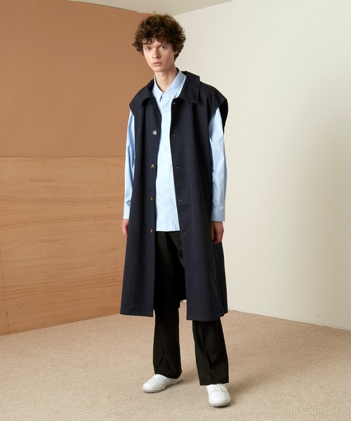 EMMA CLOTHES（エマクローズ）の「オーバー サイドスリットヨーク ノースリーブバルカラーコート（その他アウター・メンズ・アイボリー/ネイビー・FREE）」の7枚目の写真