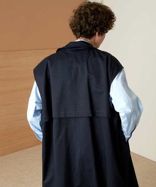 EMMA CLOTHES（エマクローズ）の「オーバー サイドスリットヨーク ノースリーブバルカラーコート（その他アウター・メンズ・アイボリー/ネイビー・FREE）」の10枚目の写真