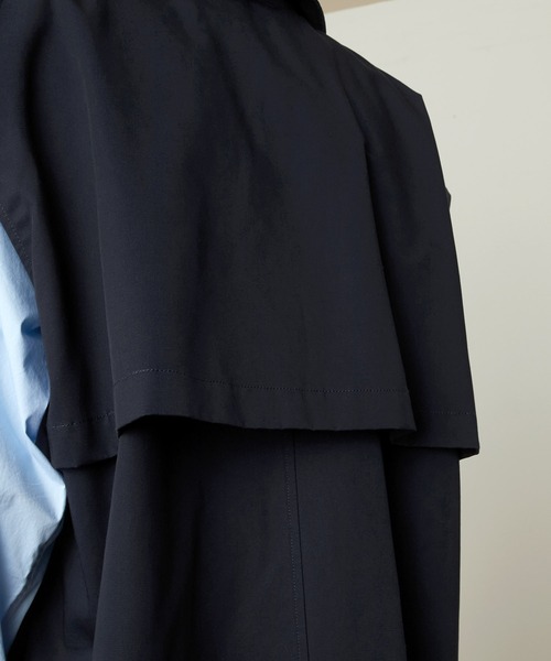 EMMA CLOTHES（エマクローズ）の「オーバー サイドスリットヨーク ノースリーブバルカラーコート（その他アウター・メンズ・アイボリー/ネイビー・FREE）」の12枚目の写真