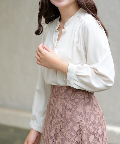 ASTORIA ODIER(アストリアオディール)の「2wayパールピンボウタイ ブラウス(シャツ/ブラウス・レディース・グレイッシュブルー/ホワイト/ネイビー/ベージュ/スモークピンク/サックスブルー・MEDIUM/SMALL/LARGE)」の10枚目の写真