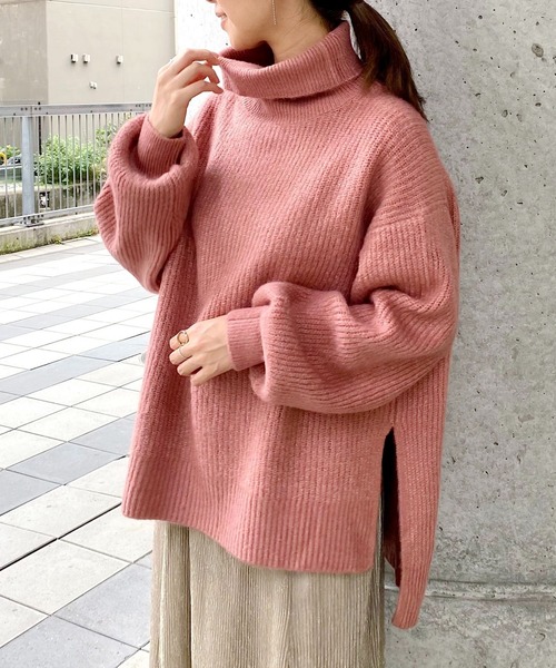 mysty woman(ミスティウーマン)の「【天然アロマサシェ付き】ふわもち畦編みタートルニット 239955(ニット/セーター・レディース・アイボリー/チャコール/モカ/ピンク系その他・FREE)」の4枚目の写真