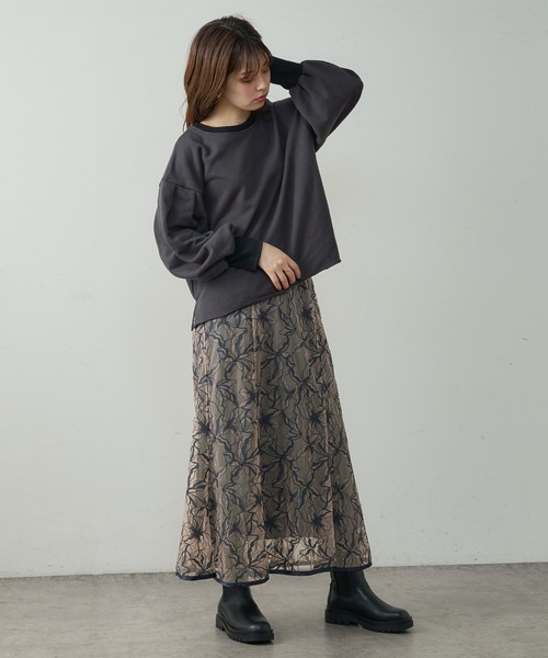 natural couture（ナチュラルクチュール）の「ボリュームスリーブ配色裏毛プルオーバー（スウェット・レディース・グレー/ピンク/オフホワイト/スミクロ・FREE）」の15枚目の写真