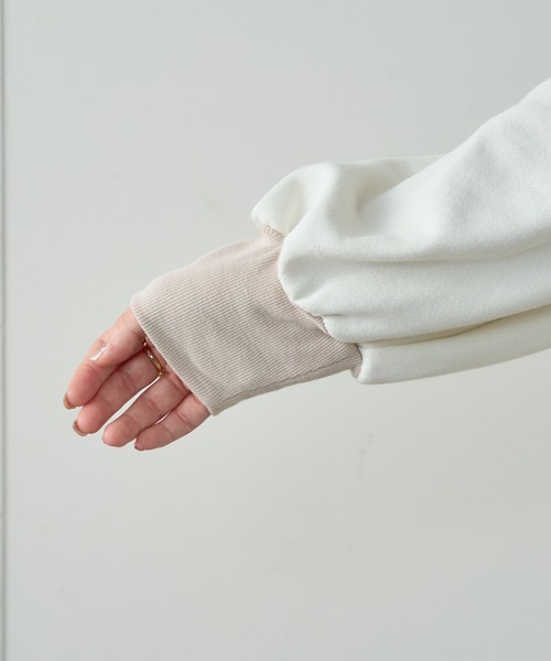 natural couture（ナチュラルクチュール）の「ボリュームスリーブ配色裏毛プルオーバー（スウェット・レディース・グレー/ピンク/オフホワイト/スミクロ・FREE）」の19枚目の写真