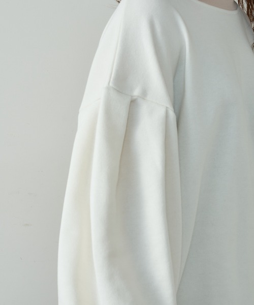 natural couture（ナチュラルクチュール）の「ボリュームスリーブ配色裏毛プルオーバー（スウェット・レディース・グレー/ピンク/オフホワイト/スミクロ・FREE）」の7枚目の写真