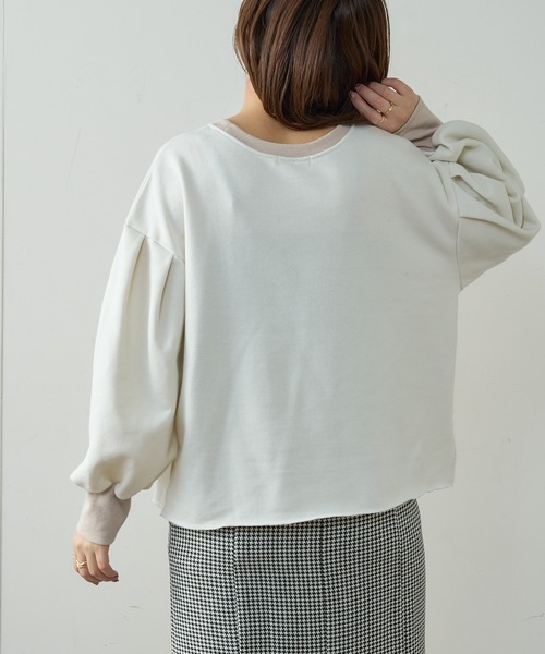natural couture（ナチュラルクチュール）の「ボリュームスリーブ配色裏毛プルオーバー（スウェット・レディース・グレー/ピンク/オフホワイト/スミクロ・FREE）」の17枚目の写真