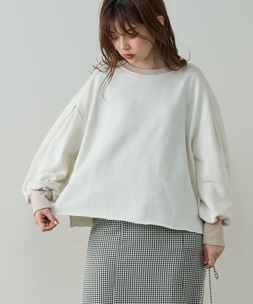 natural couture（ナチュラルクチュール）の「ボリュームスリーブ配色裏毛プルオーバー（スウェット・レディース・グレー/ピンク/オフホワイト/スミクロ・FREE）」の8枚目の写真