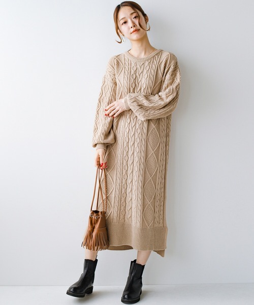 haco!(ハコ)の「ゆるりと着るだけでさっとコーデが決まる!女子のかわいげを2割増しにするケーブルニットワンピース(ワンピース・レディース・ブラウン/ベージュ・X-LARGE/MEDIUM/SMALL/LARGE)」の12枚目の写真