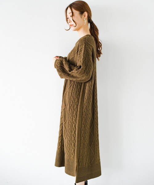 haco!(ハコ)の「ゆるりと着るだけでさっとコーデが決まる!女子のかわいげを2割増しにするケーブルニットワンピース(ワンピース・レディース・ブラウン/ベージュ・X-LARGE/MEDIUM/SMALL/LARGE)」の19枚目の写真