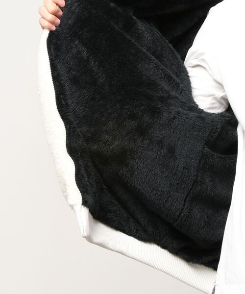 JOHN'S CLOSET(ジョンズクローゼット)の「【13】袖ラインBIGフードボアジャケット(ブルゾン・メンズ・オフホワイト/ブラック/ベージュ/タン・LARGE/MEDIUM)」の20枚目の写真