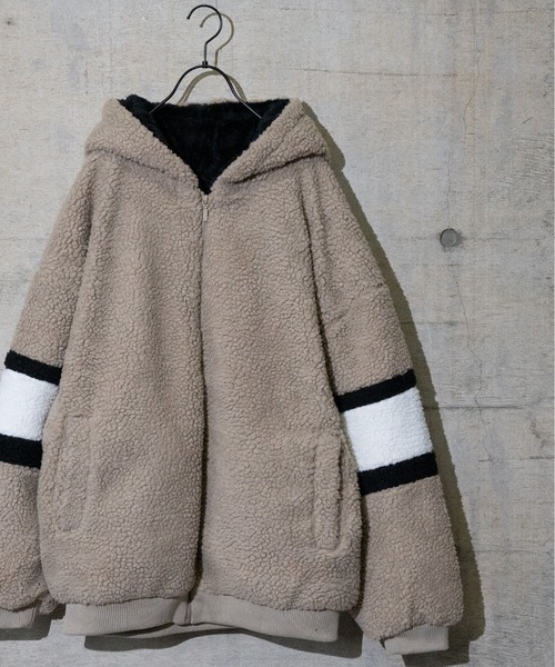 JOHN'S CLOSET(ジョンズクローゼット)の「【13】袖ラインBIGフードボアジャケット(ブルゾン・メンズ・オフホワイト/ブラック/ベージュ/タン・LARGE/MEDIUM)」の4枚目の写真