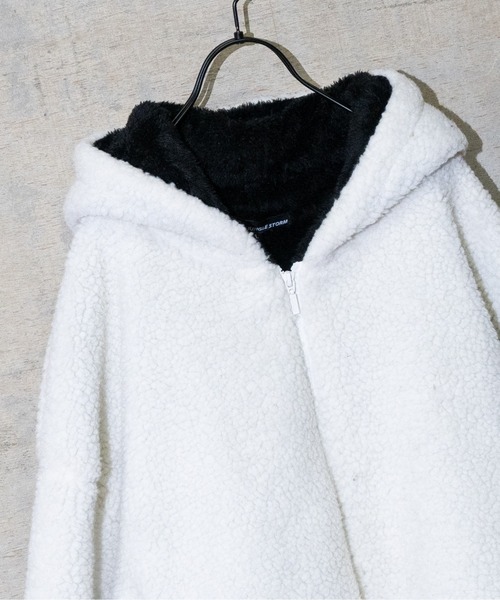 JOHN'S CLOSET(ジョンズクローゼット)の「【13】袖ラインBIGフードボアジャケット(ブルゾン・メンズ・オフホワイト/ブラック/ベージュ/タン・LARGE/MEDIUM)」の5枚目の写真