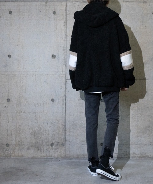 JOHN'S CLOSET(ジョンズクローゼット)の「【13】袖ラインBIGフードボアジャケット(ブルゾン・メンズ・オフホワイト/ブラック/ベージュ/タン・LARGE/MEDIUM)」の17枚目の写真