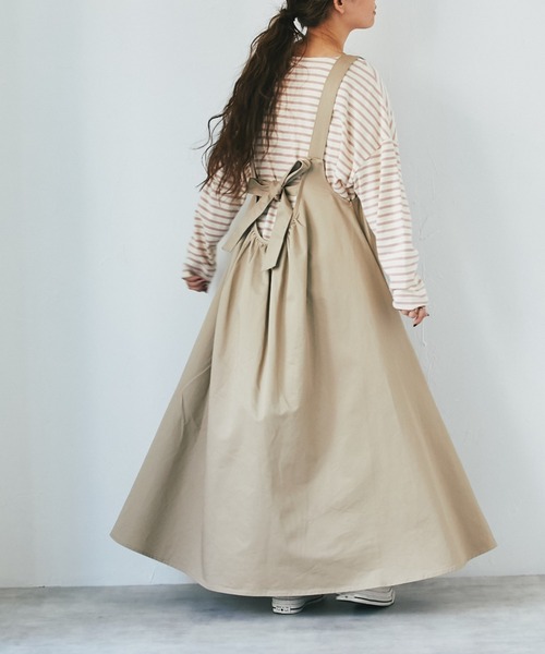 and R（アンドアール）の「うしろリボンワンピース（ジャンパースカート・レディース・ベージュ/ブラック・FREE）」の4枚目の写真