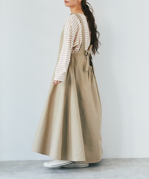 and R（アンドアール）の「うしろリボンワンピース（ジャンパースカート・レディース・ベージュ/ブラック・FREE）」の5枚目の写真